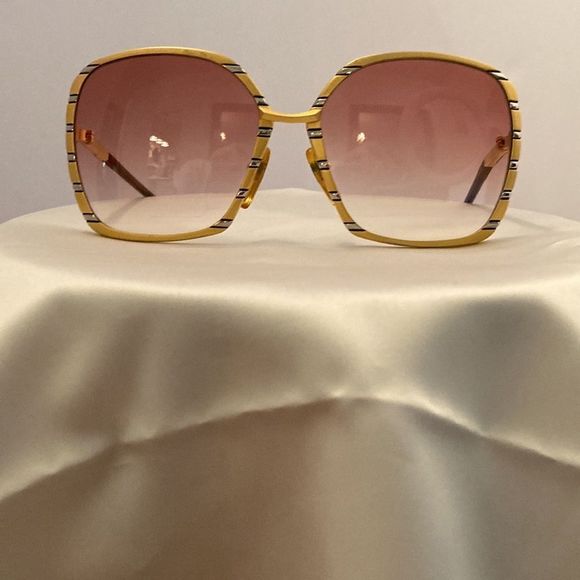 Helena Rubinstein Sunglasses Vintage HR2-02 Gold Square Rare Sunglasses - Picture 2 of 13
